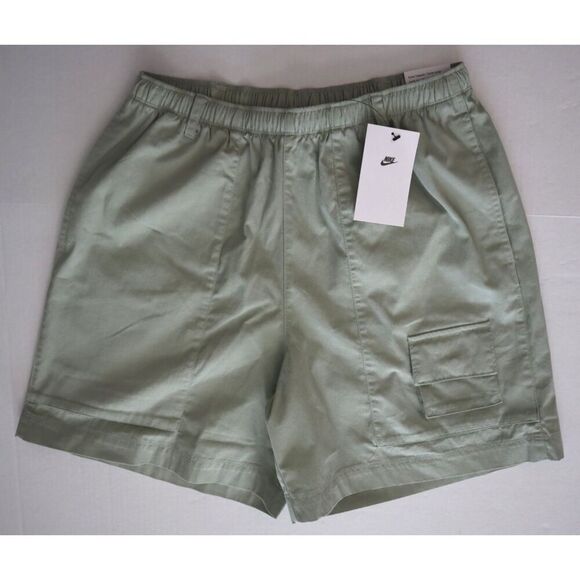 Nike FN3216-370 Men Sz S Light Green Loose Fit Mid-Thigh Length Camp Shorts - Picture 1 of 7